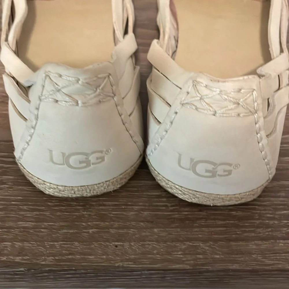 UGG Espadrille Tippie Nubuck Leather Flats Size 10 Effortless Chic Normcore